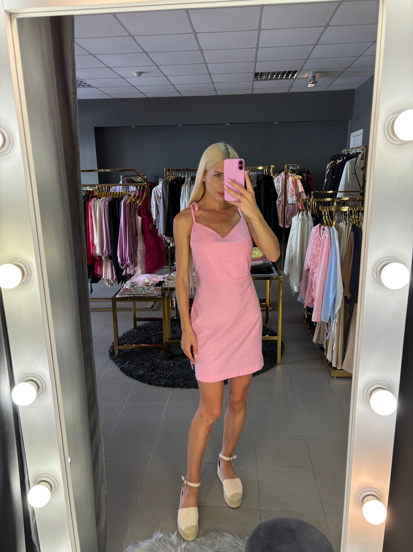 Lininė suknelė atvira nugara