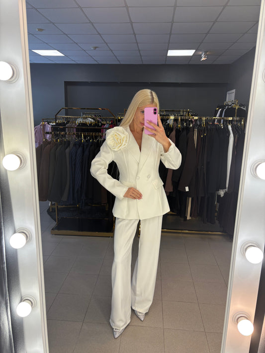 Dviejų dalių kostiumėlis