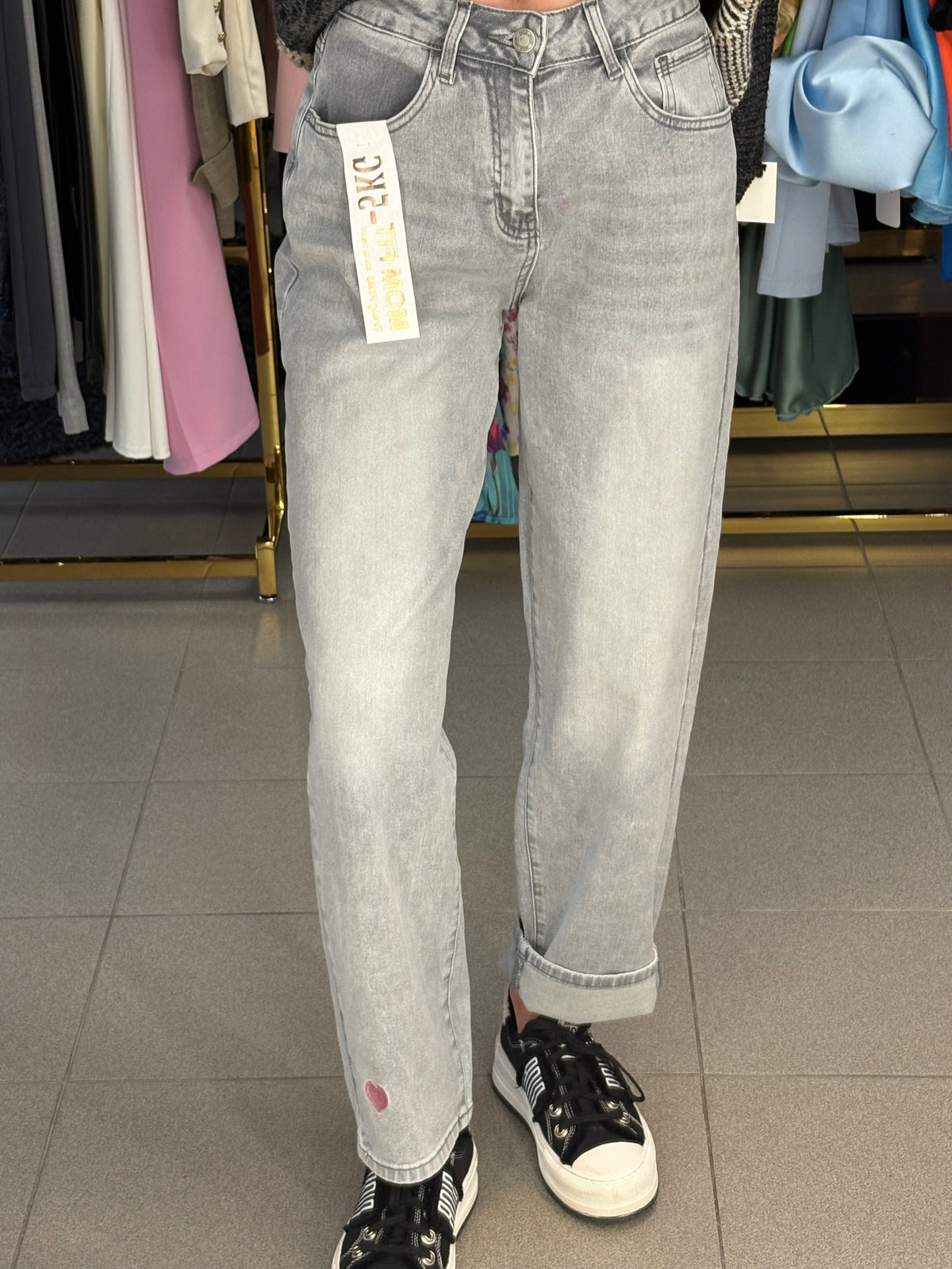 Mom fit džinsai su širdele