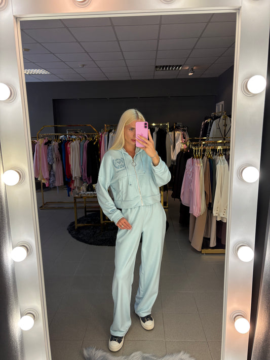 Laisvalaikio kostiumėlis