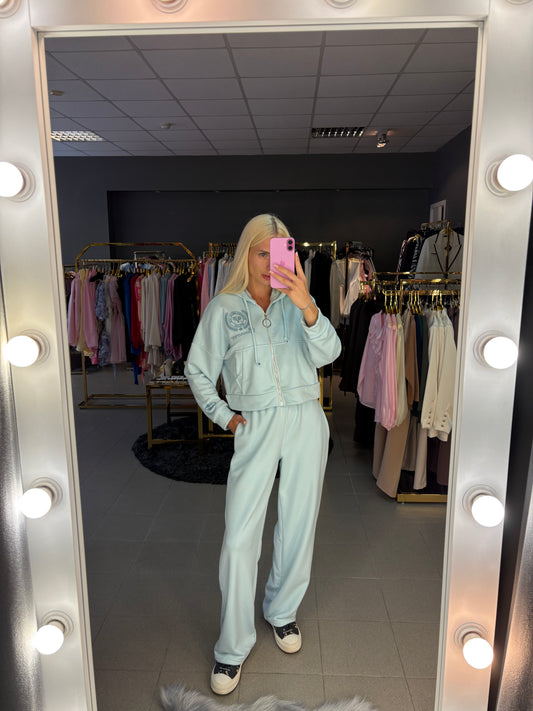 Laisvalaikio kostiumėlis