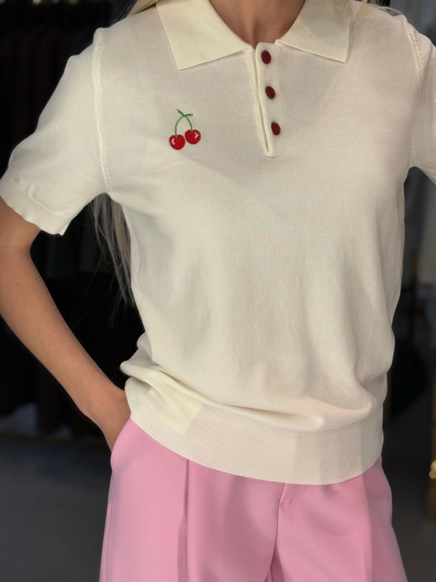 Polo megztinis su vyšniom