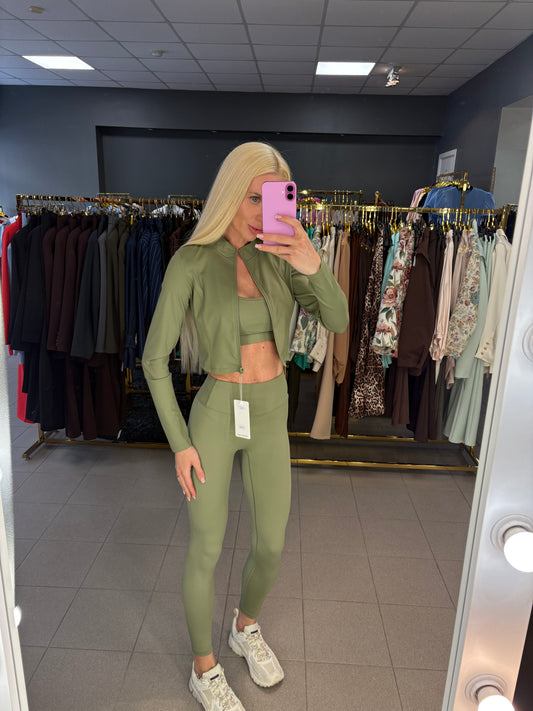 Trijų dalių sportinis kostiumas