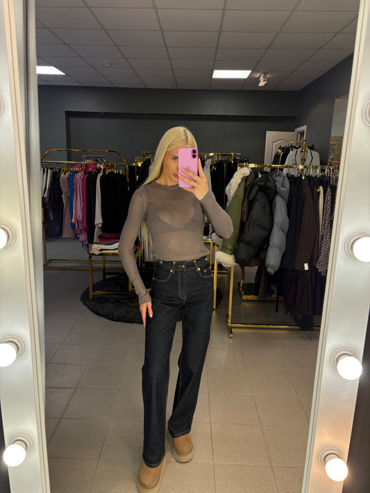 Tamsiai mėlyni džinsai