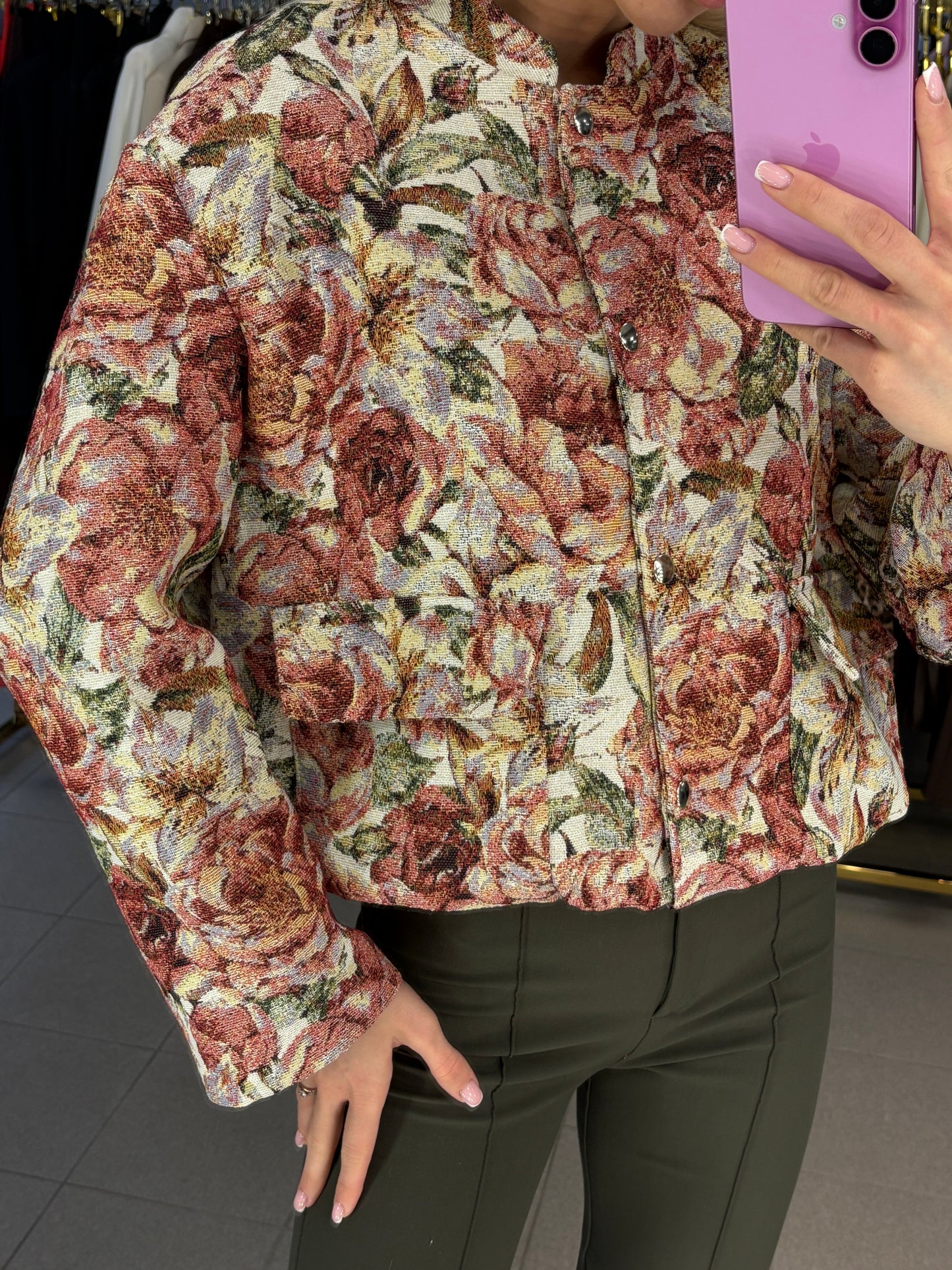 Geletas bomber stiliaus švarkas