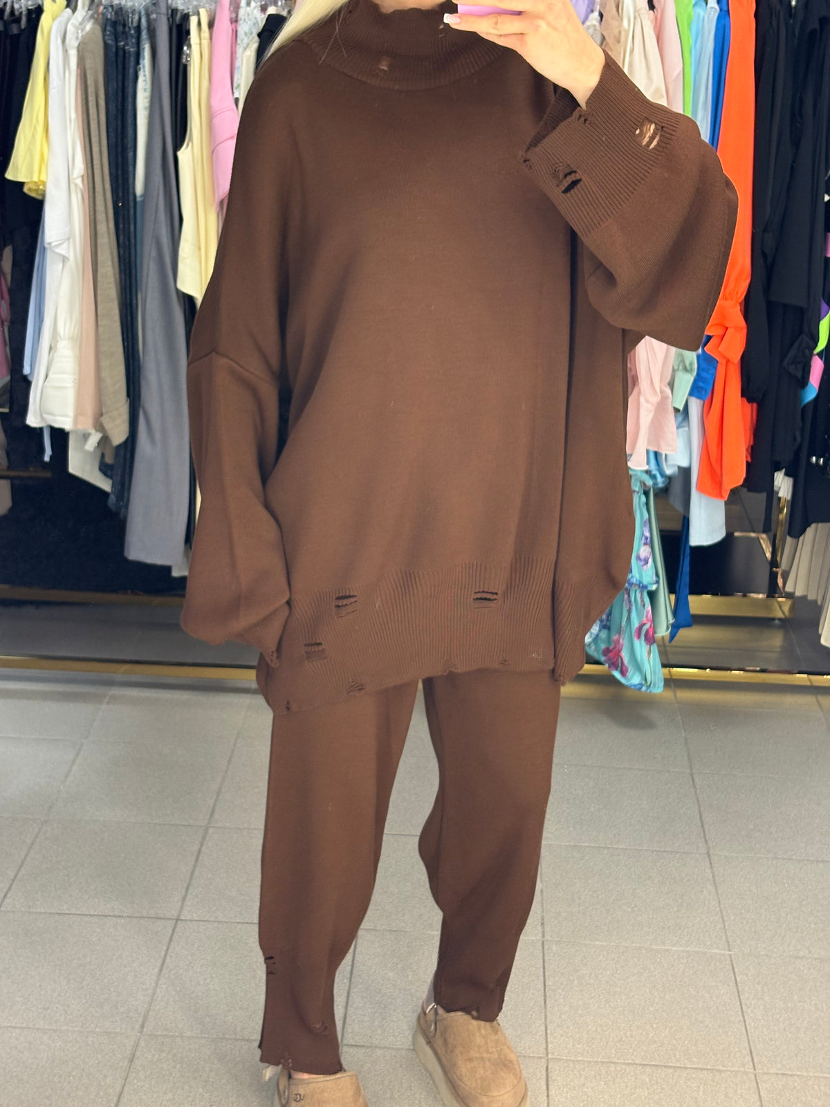 Megztas kostiumėlis