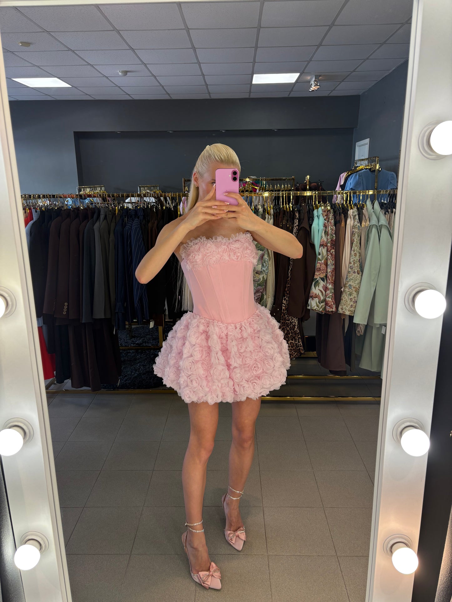 Mini modelio suknelė