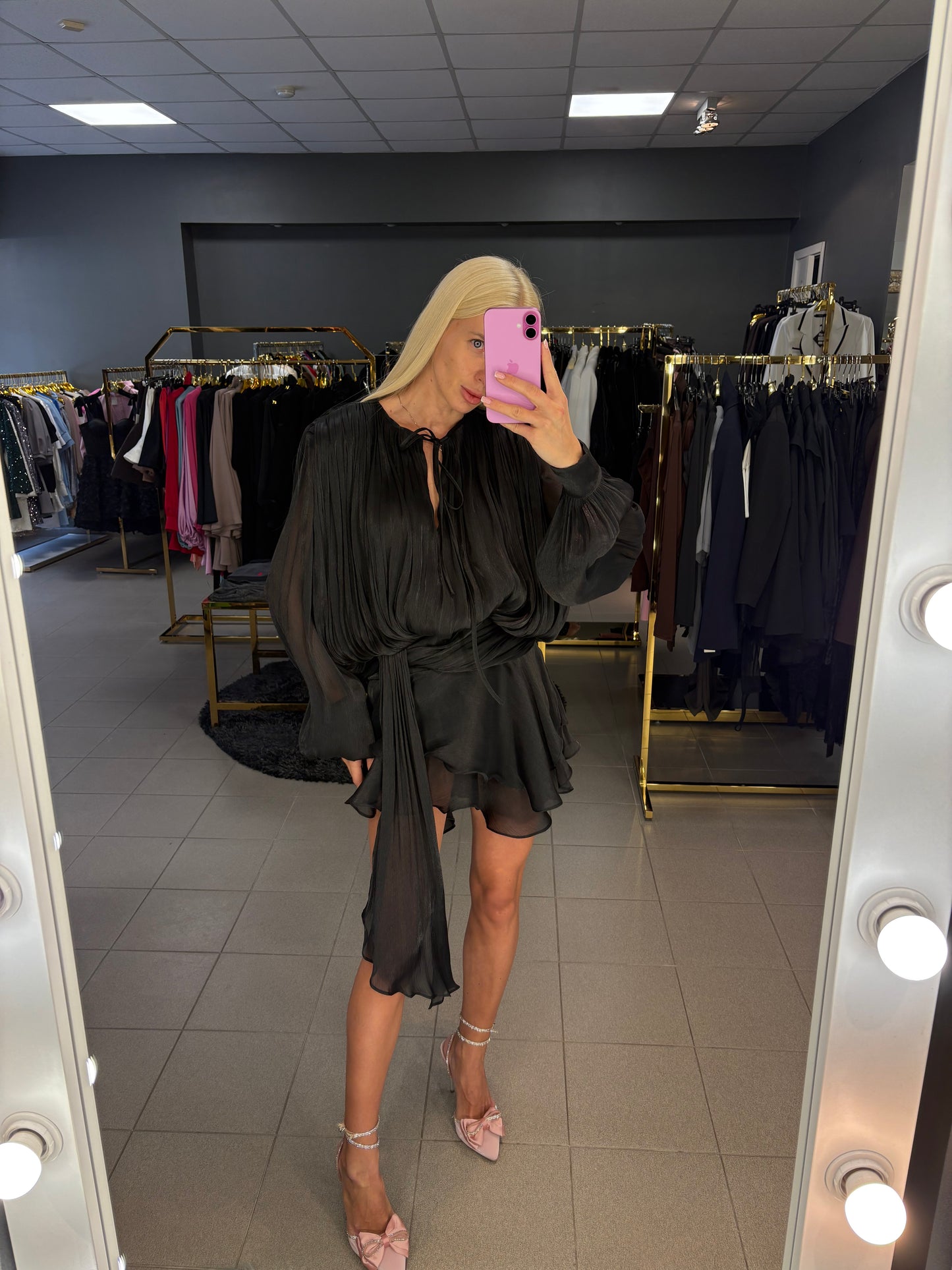 Mini modelio suknelė