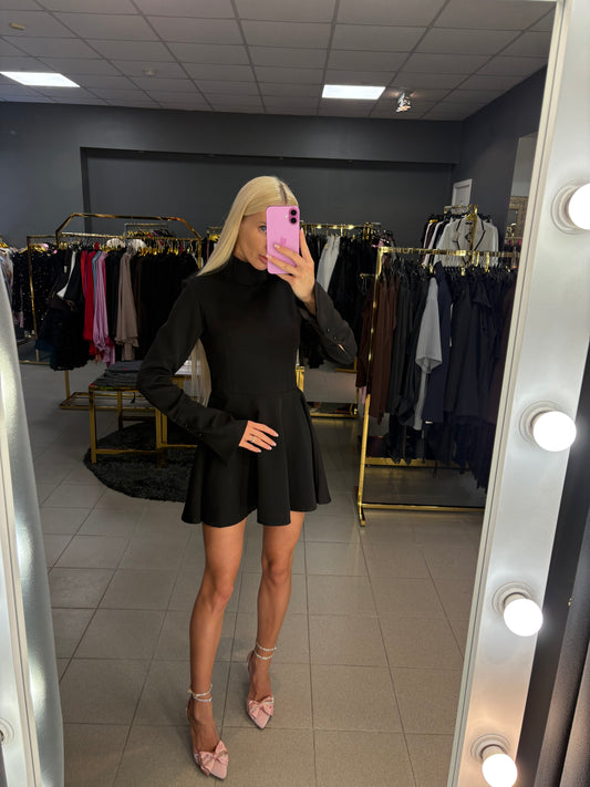 Suknelė su blizgančiu korsetu