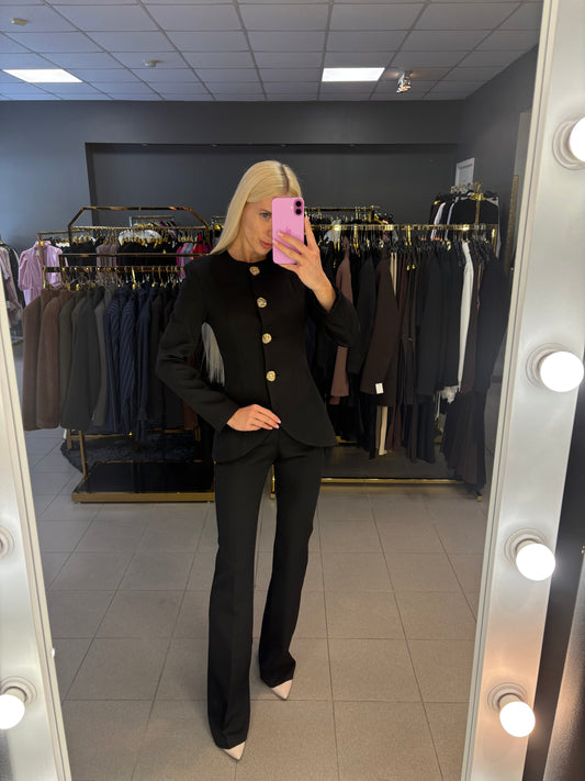 Dviejų dalių kostiumėlis