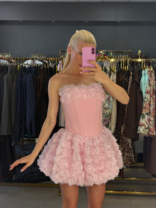 Mini modelio suknelė