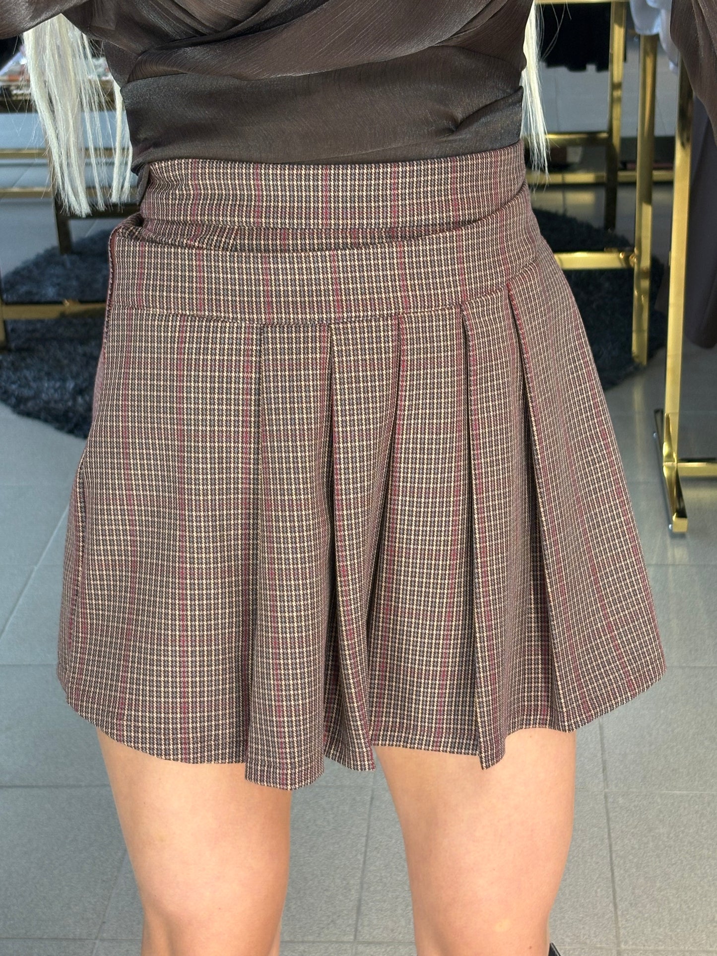 Languotas sijonas/šortai