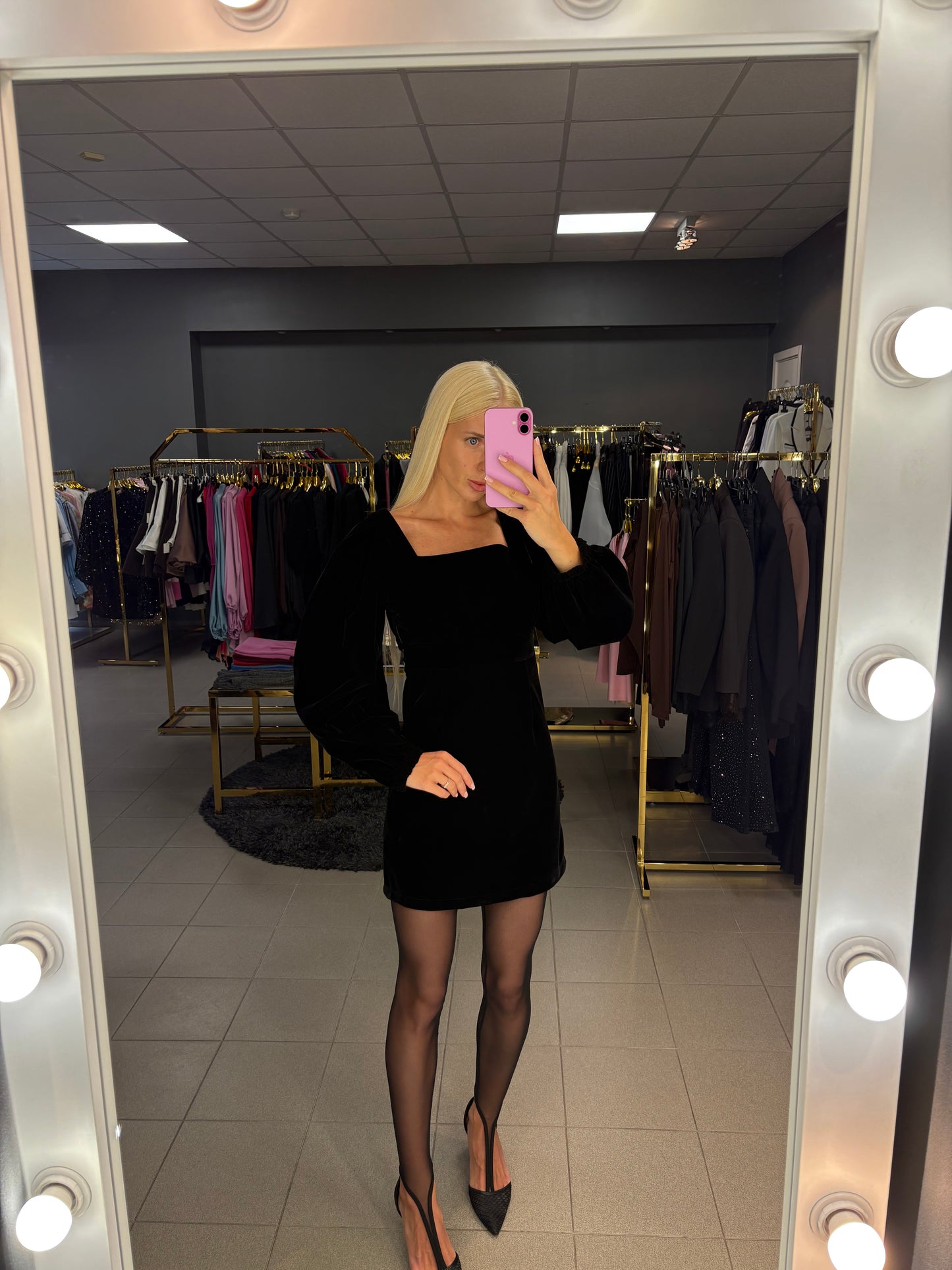 Barchato audinio suknelė