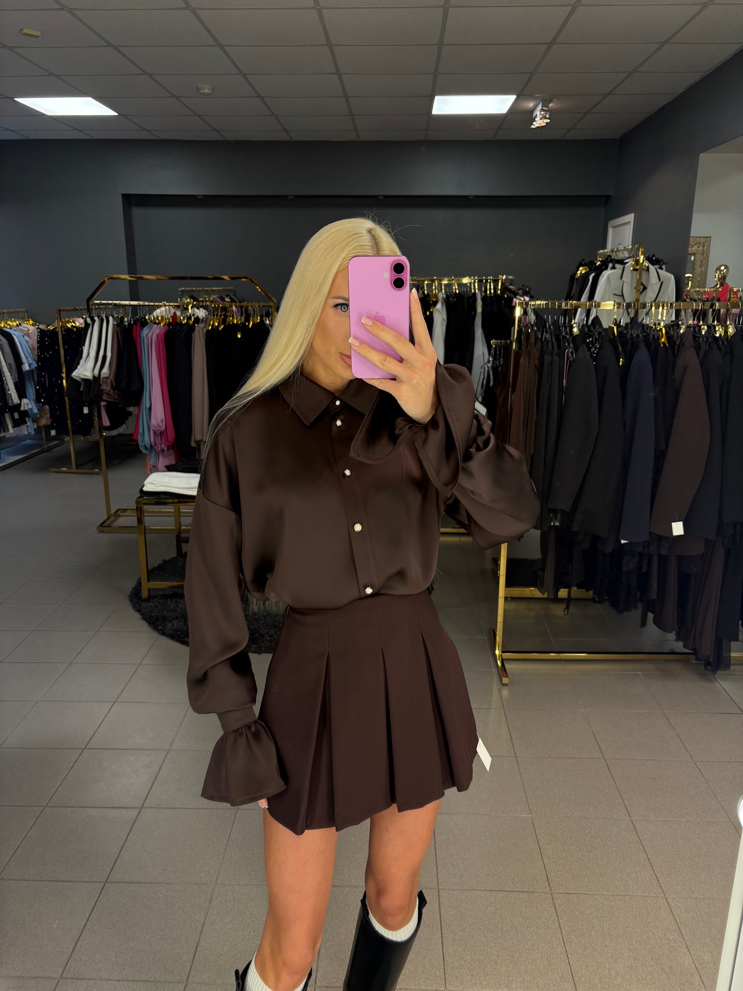 Sijonas (po apačia šortukai)