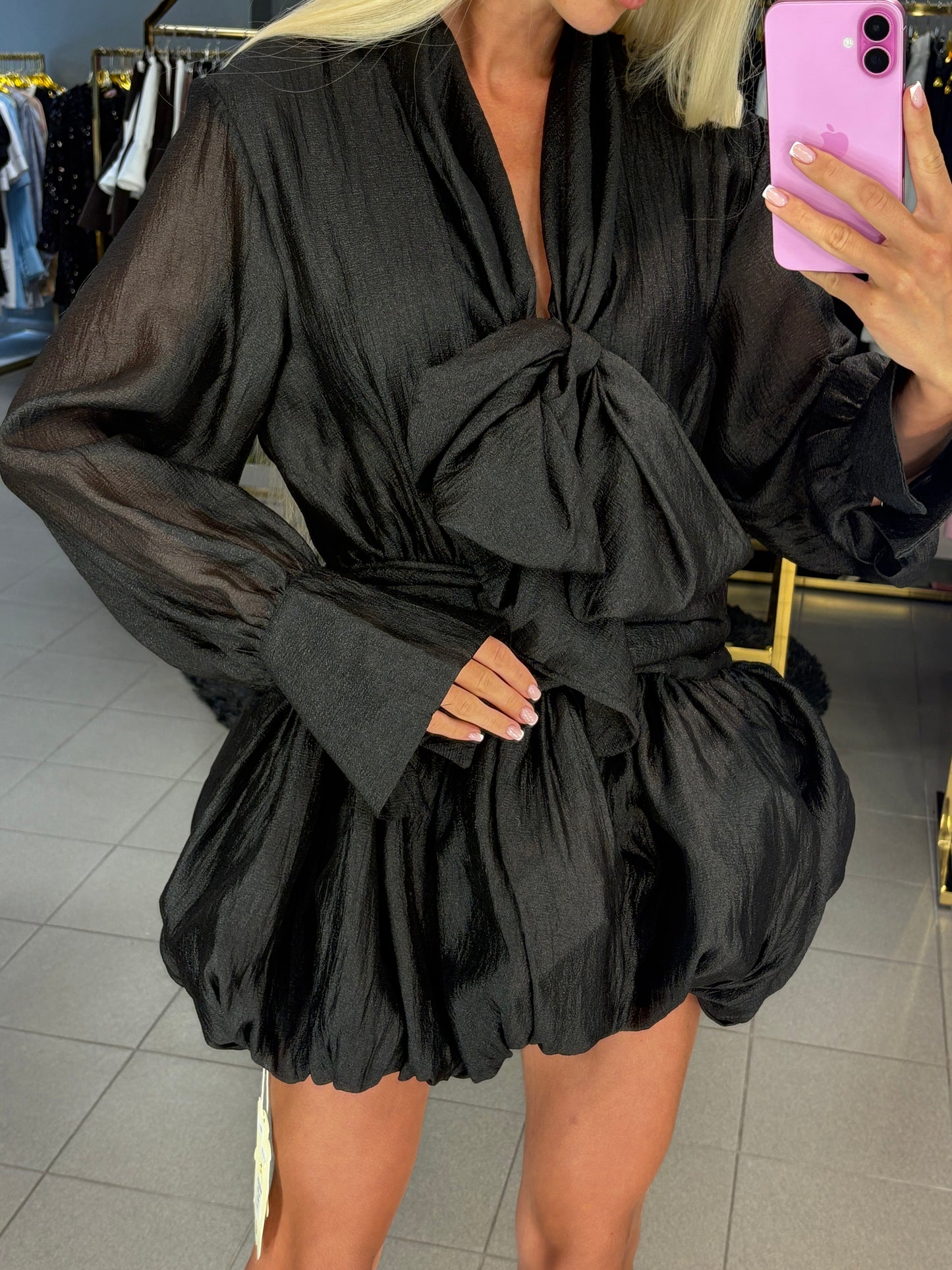 Mini modelio suknelė