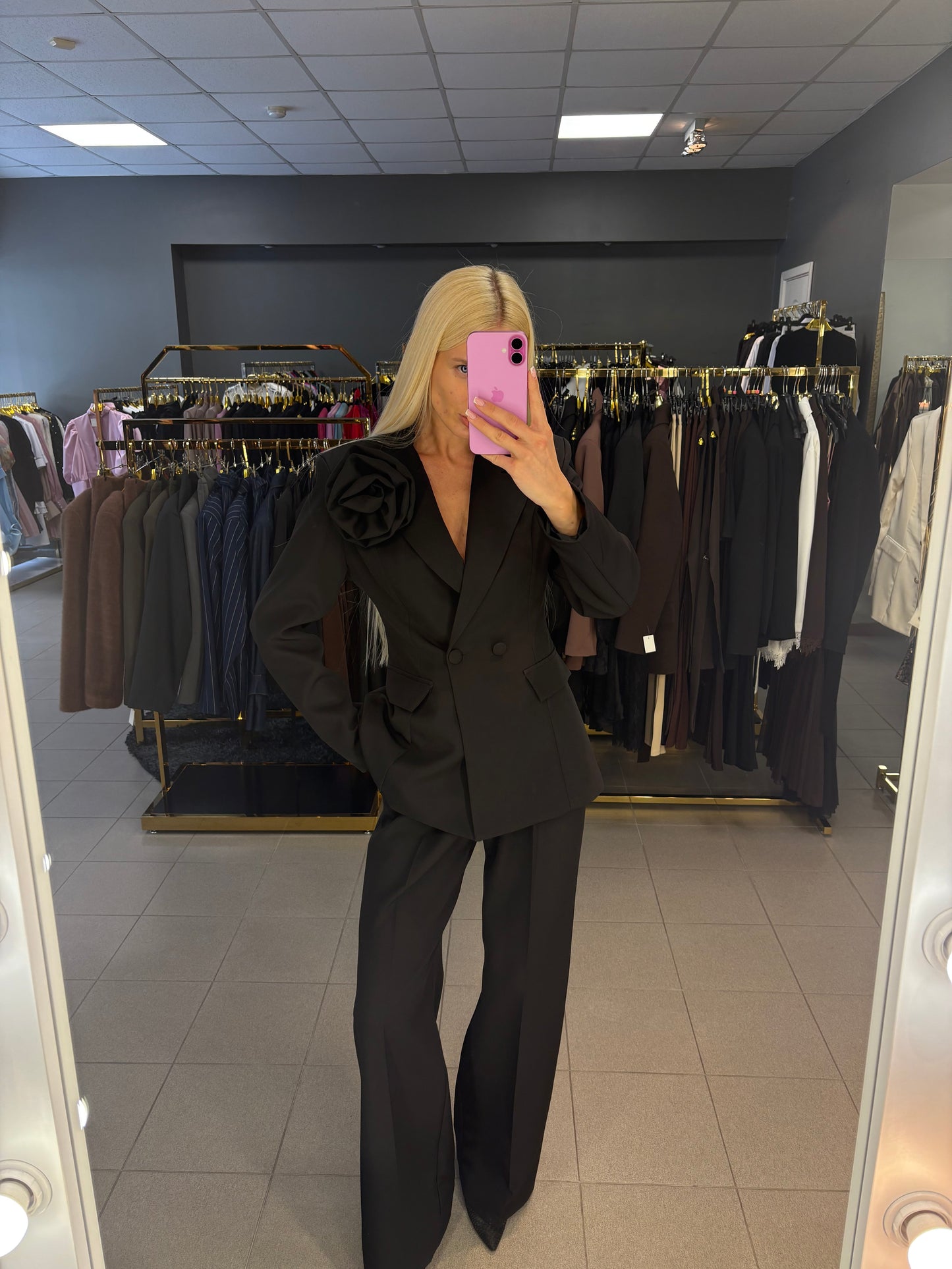 Dviejų dalių kostiumėlis