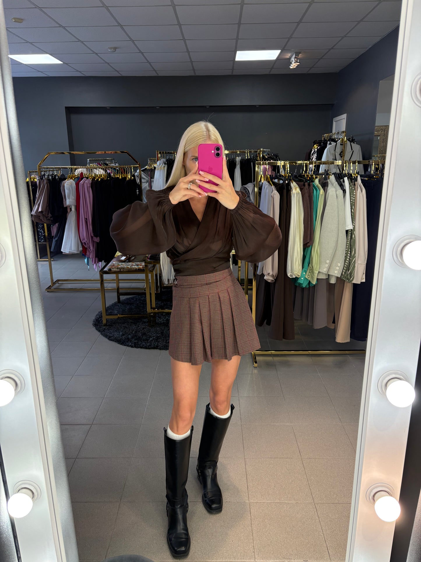 Languotas sijonas/šortai