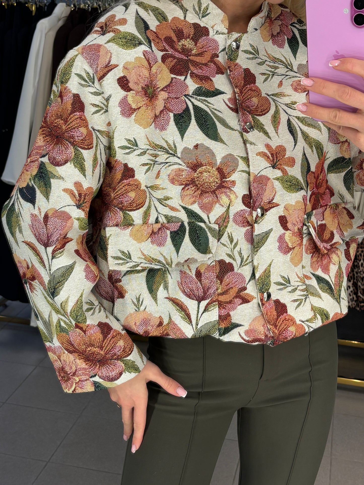 Geletas bomber stiliaus švarkas