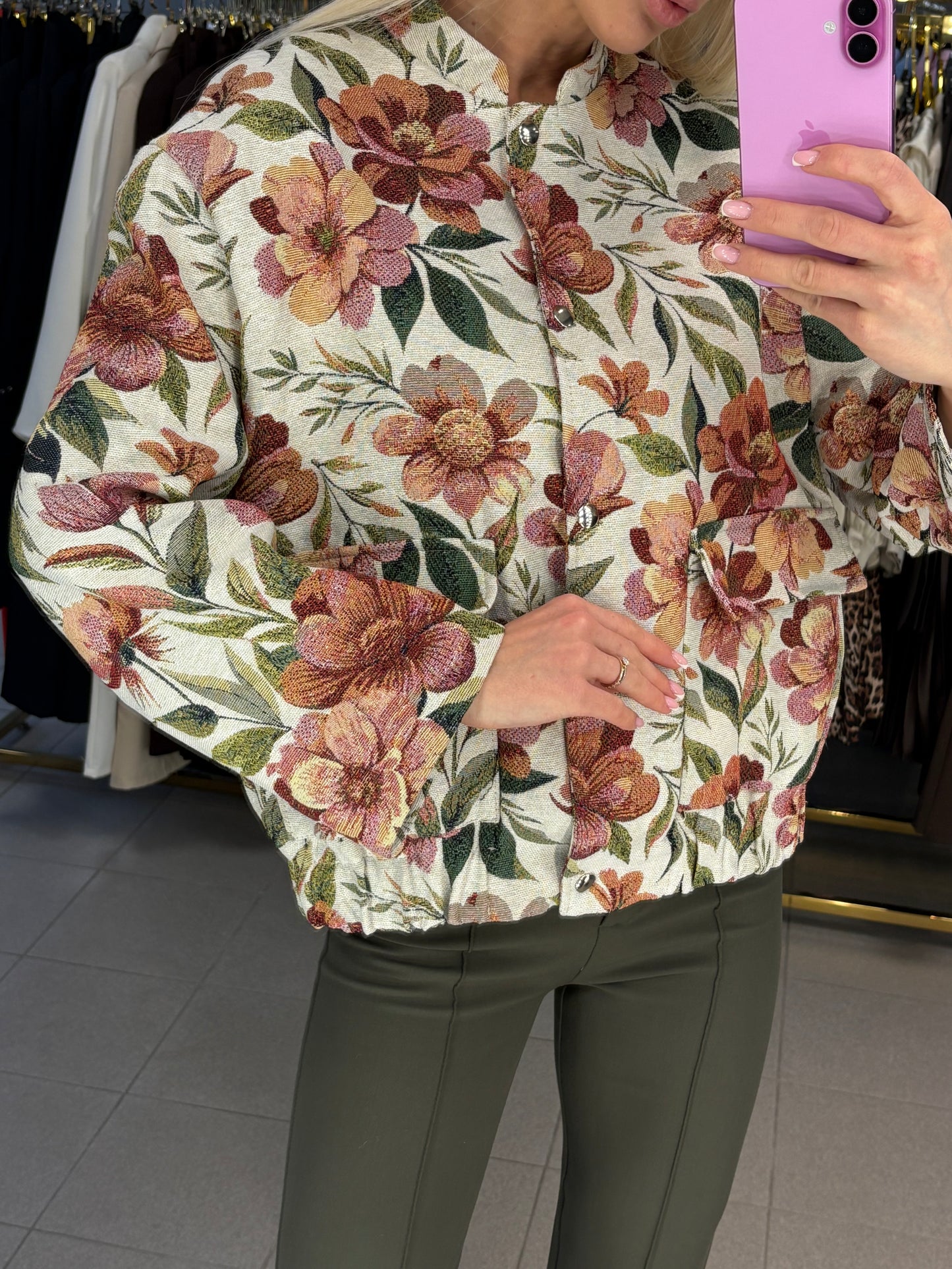 Geletas bomber stiliaus švarkas