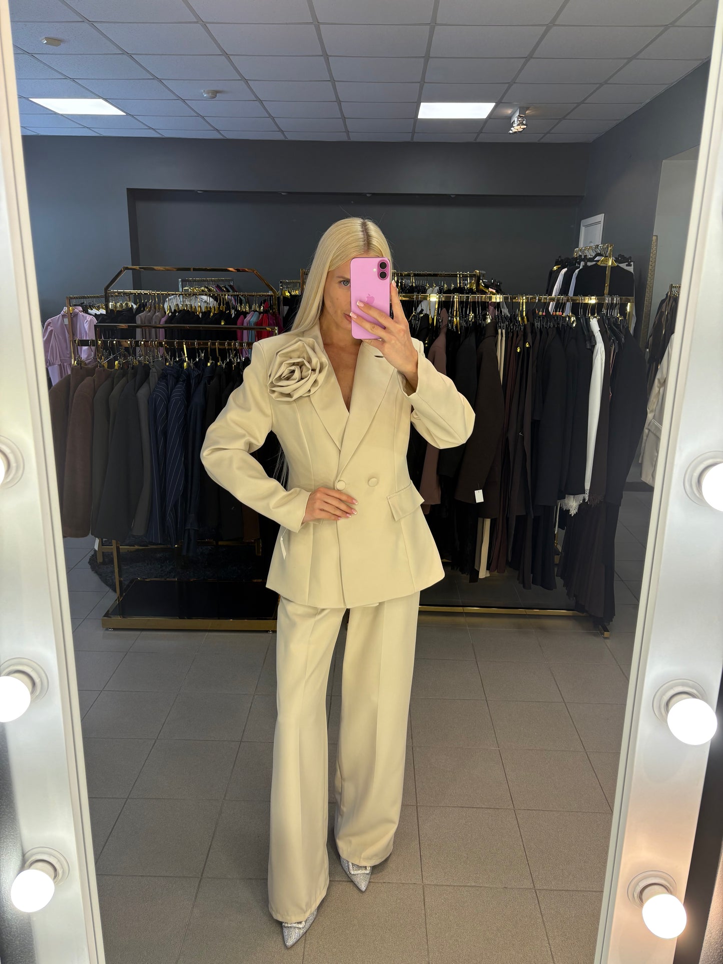 Dviejų dalių kostiumėlis