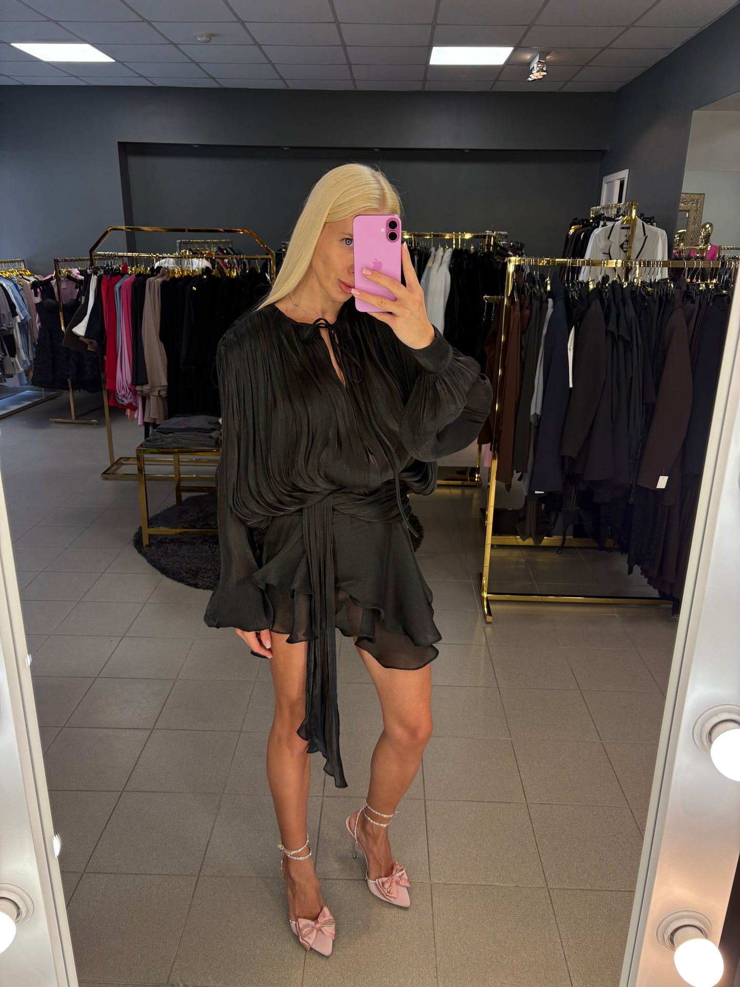 Mini modelio suknelė