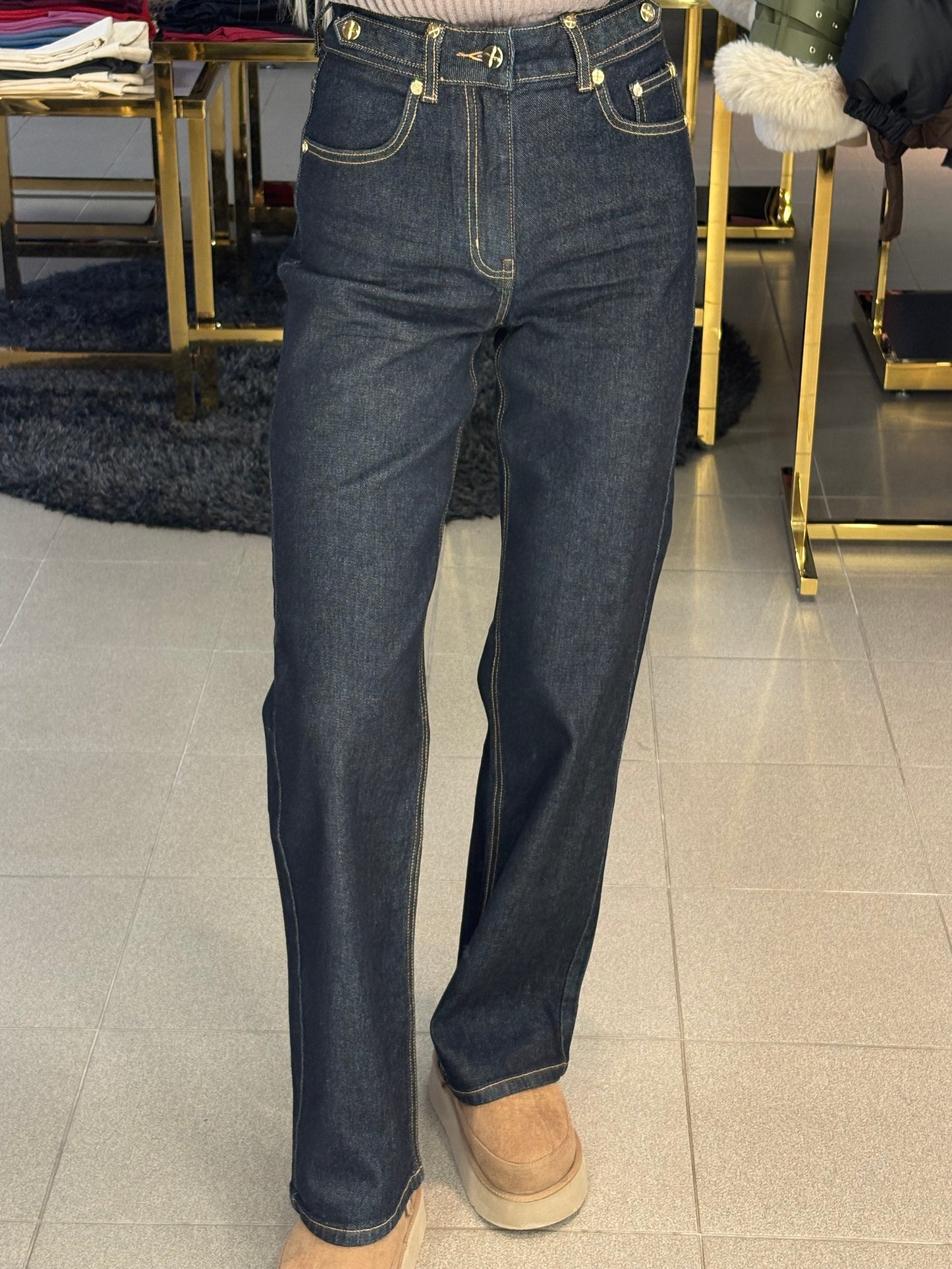 Tamsiai mėlyni džinsai