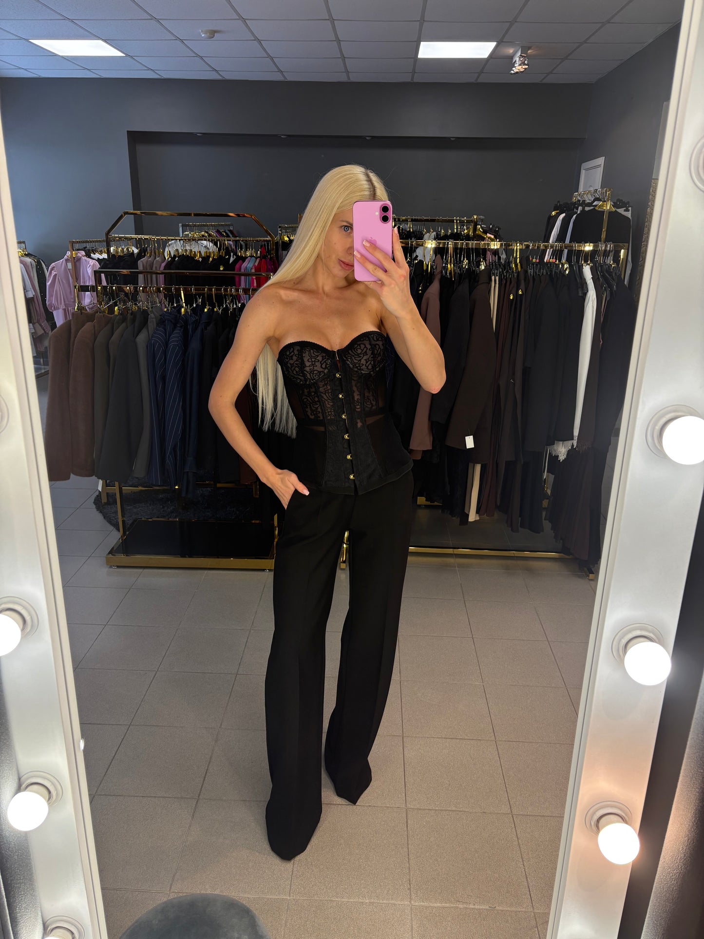 Aukšto juosmens kelnės