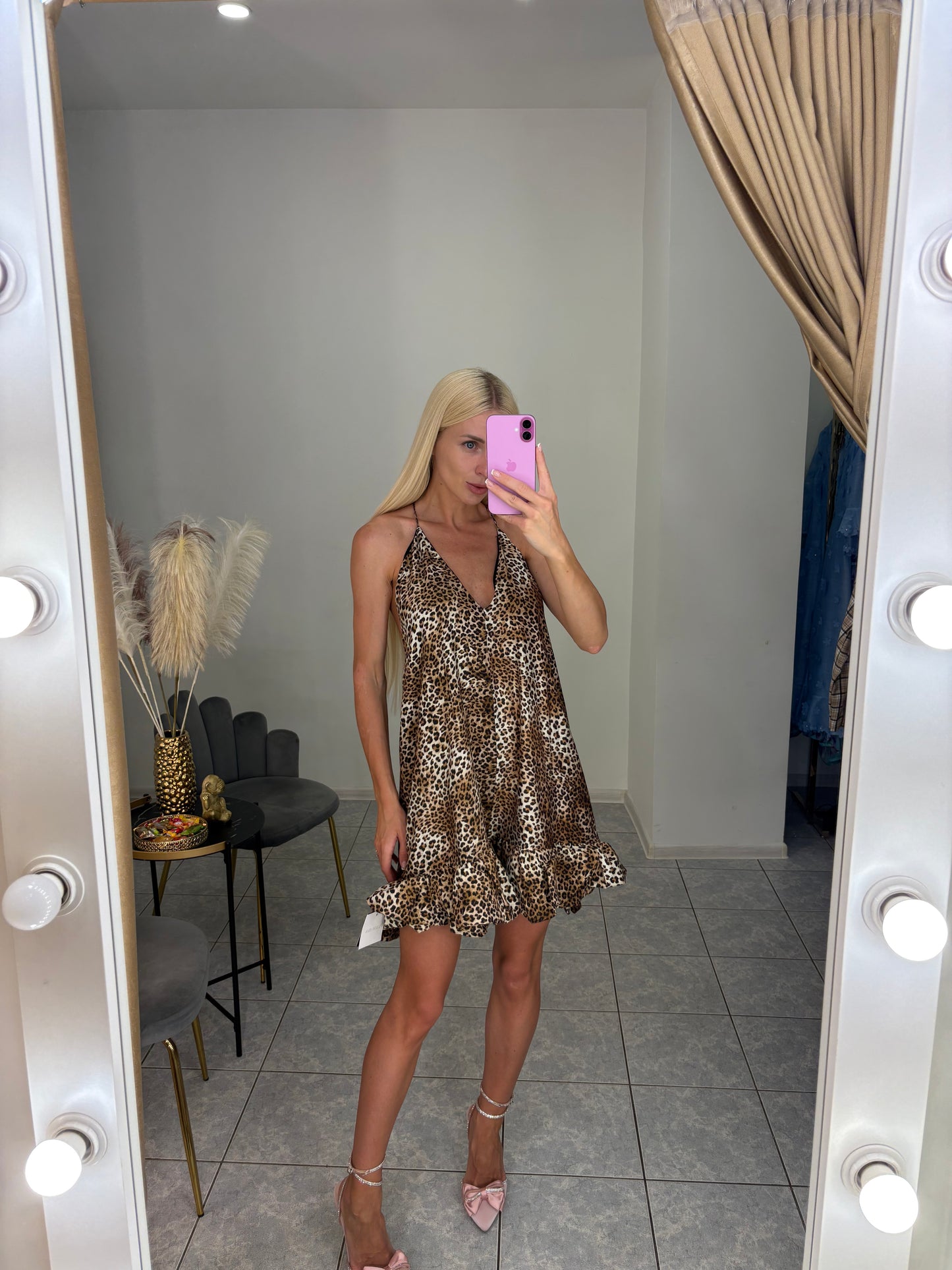 Suknelė atvira nugara
