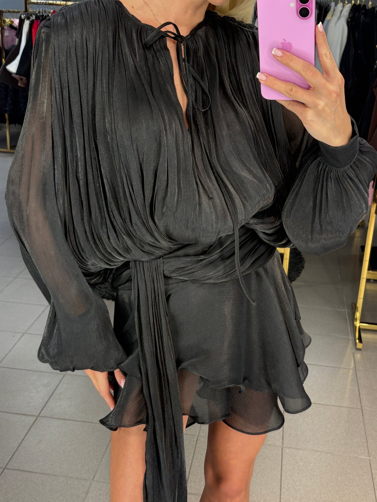 Mini modelio suknelė