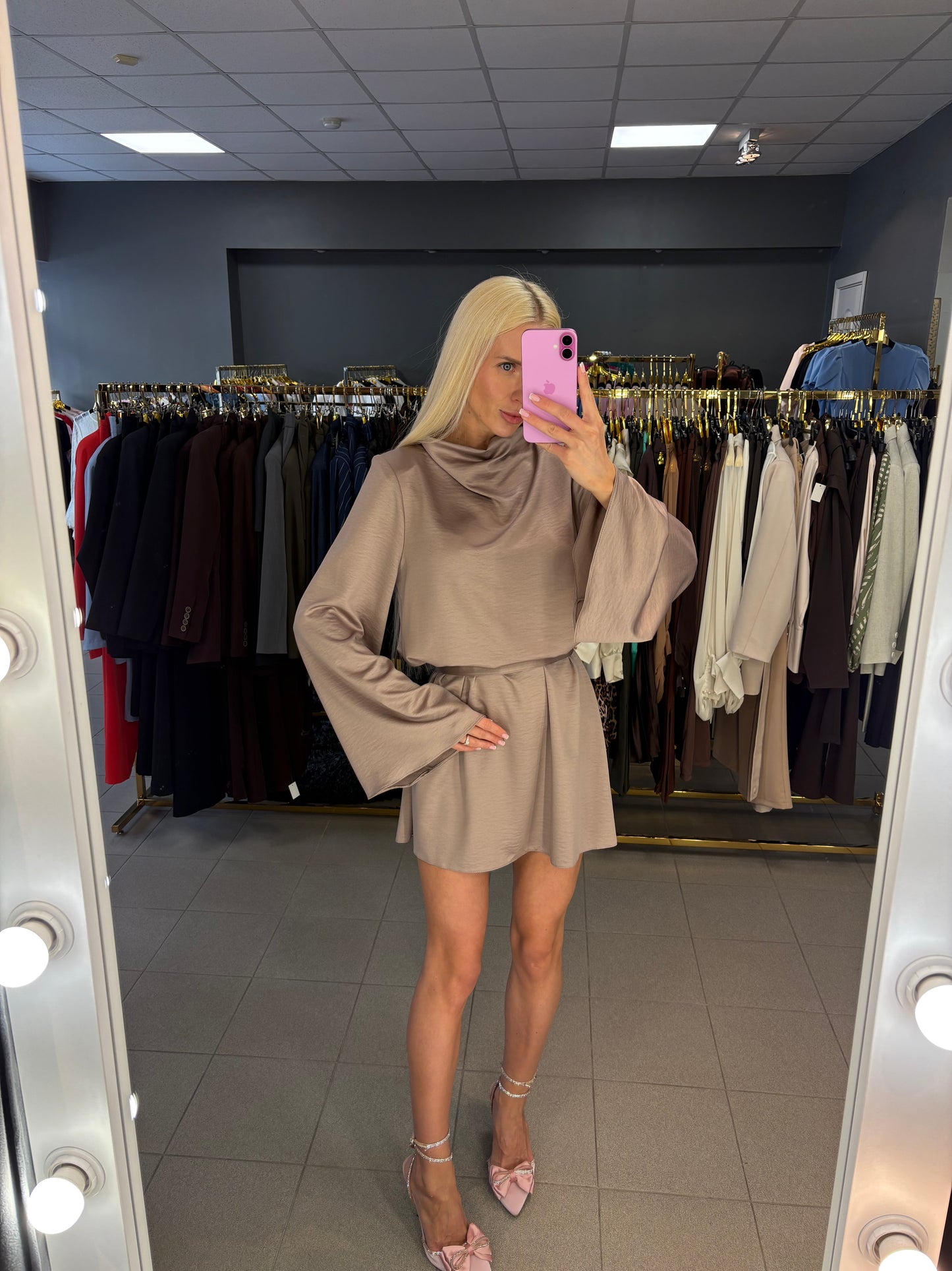 Surišama suknelė