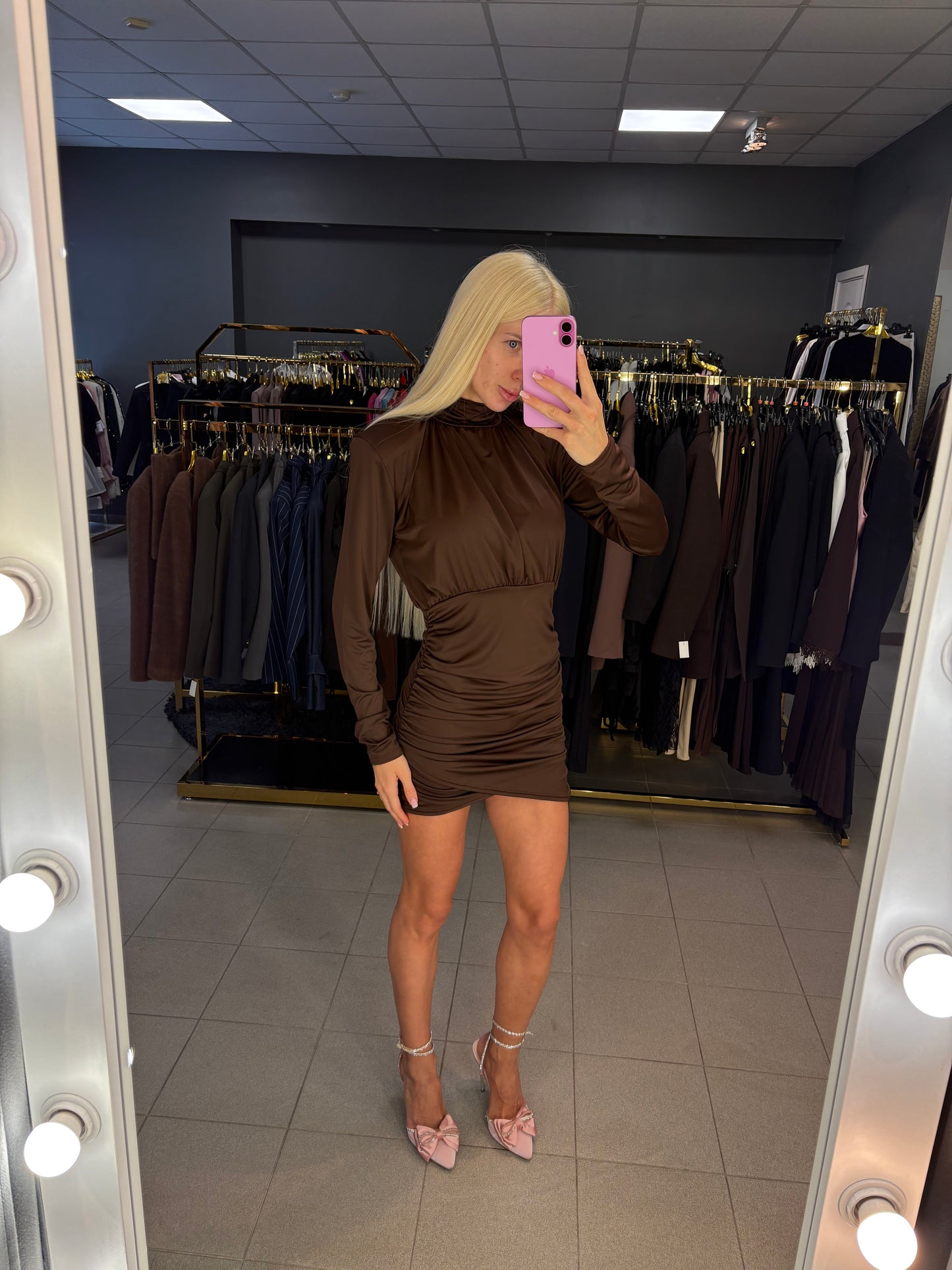 Mini modelio suknelė