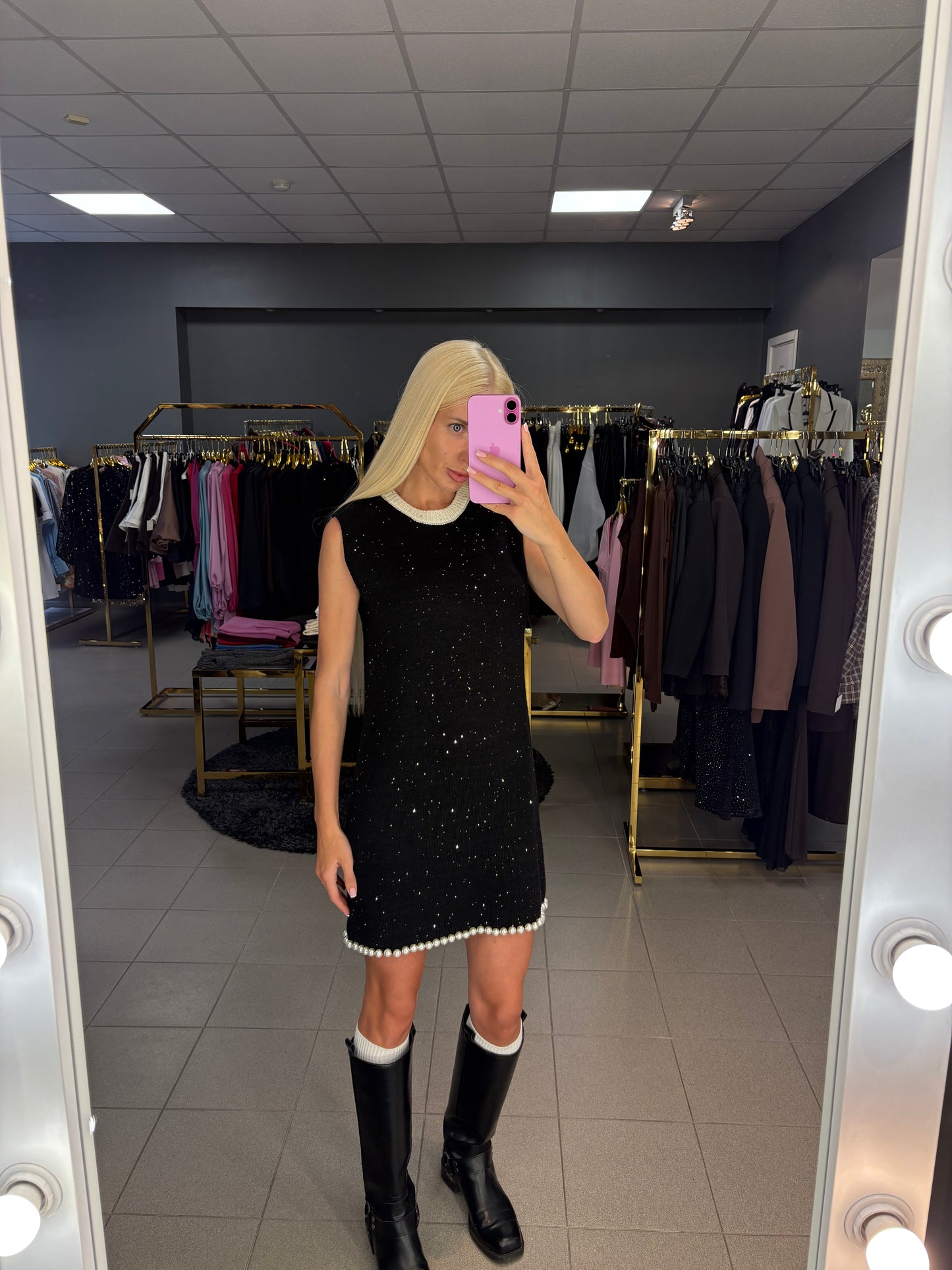 Megzta suknelė