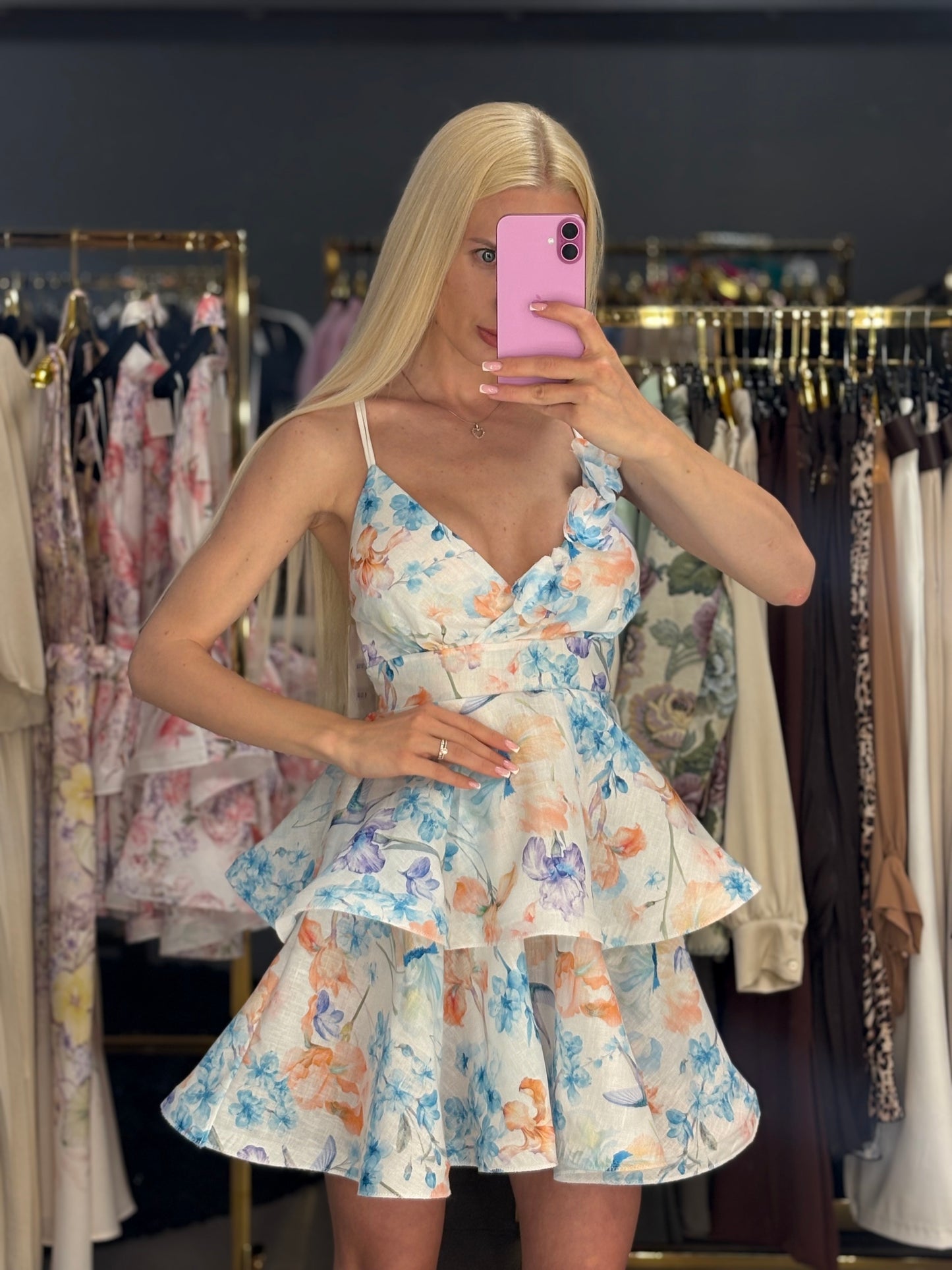 Suknelė atvira nugara