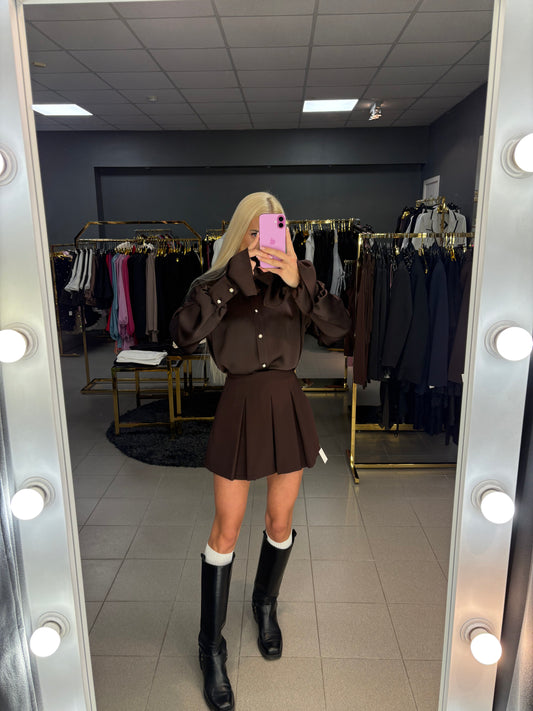 Sijonas (po apačia šortukai)