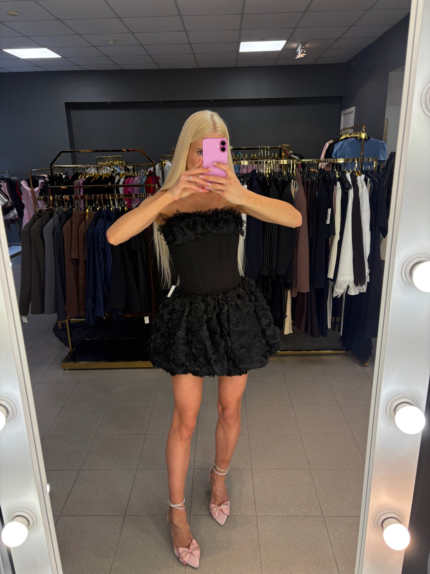 Mini modelio suknele