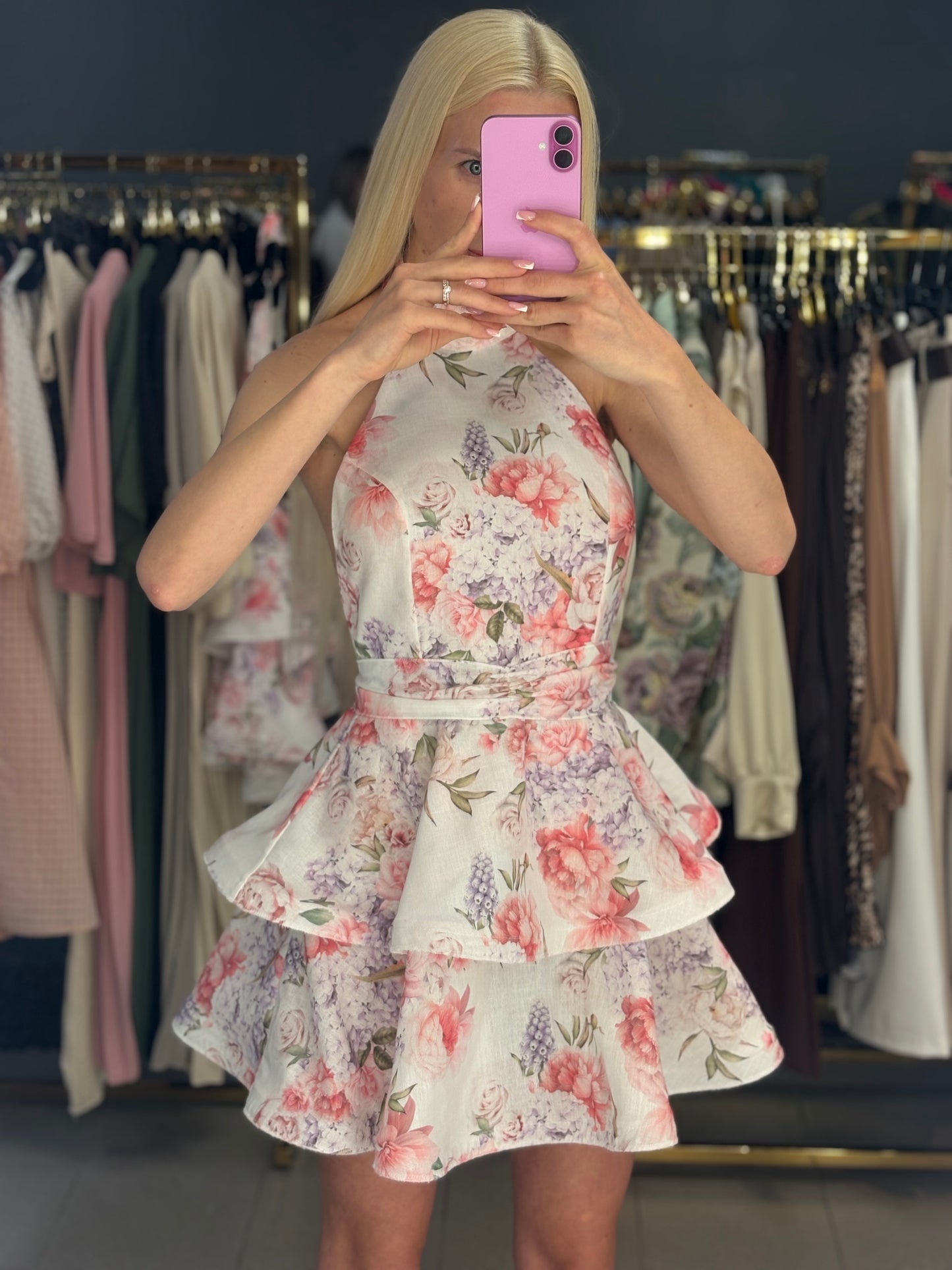 Suknelė atvira nugara