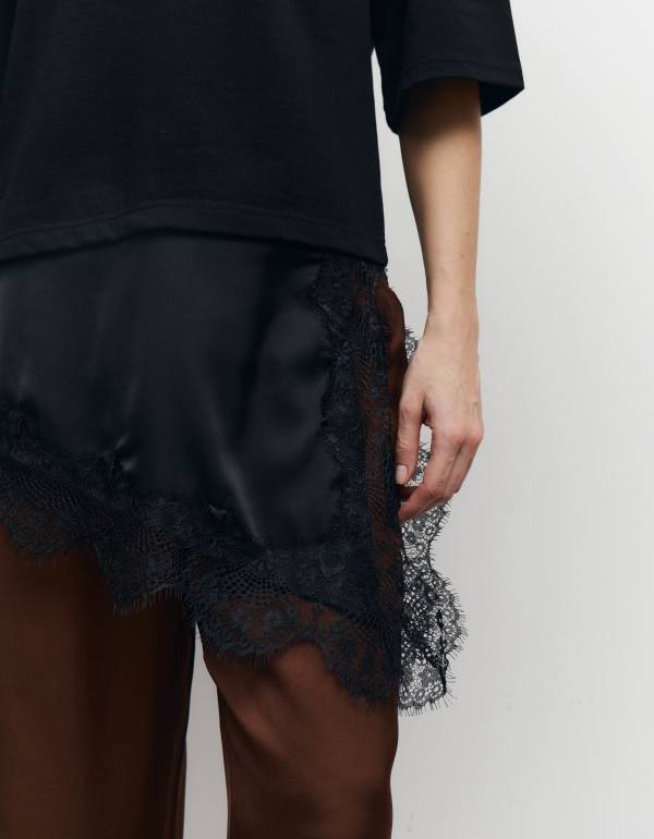 Marškinėliai su gipiūro detale