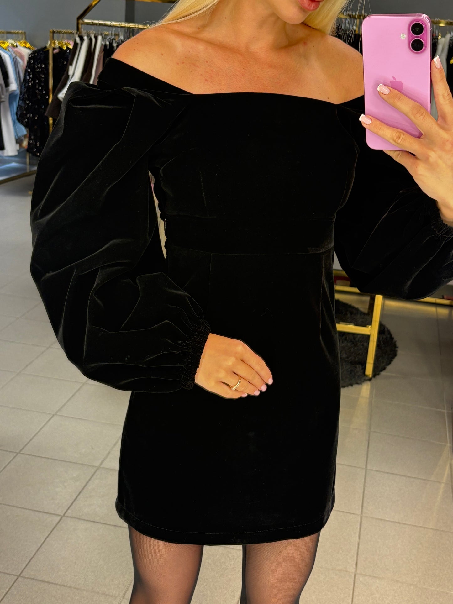 Barchato audinio suknelė