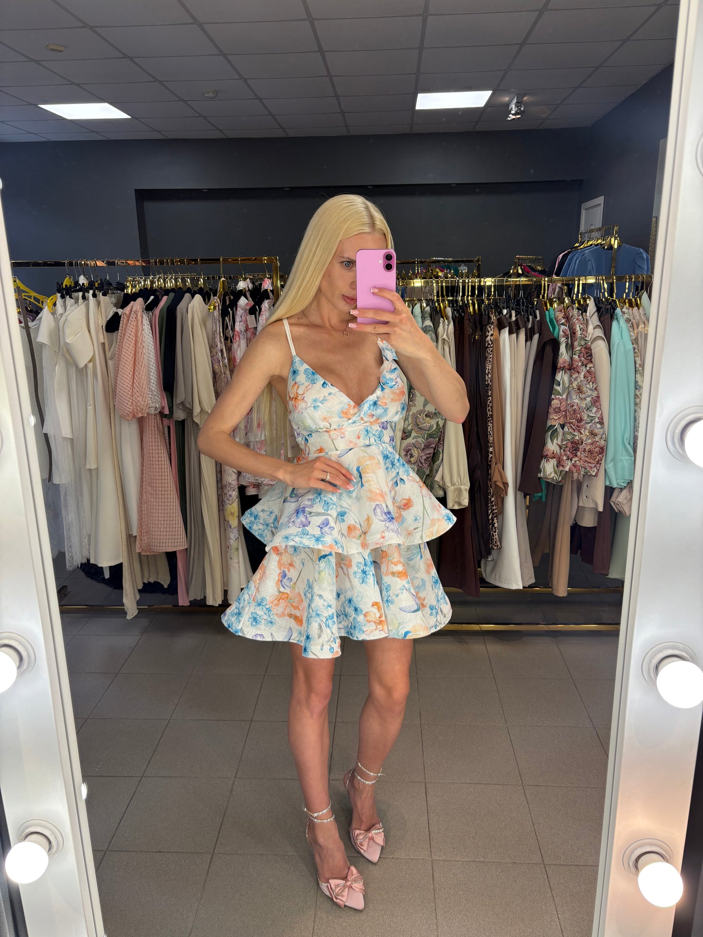Suknelė atvira nugara